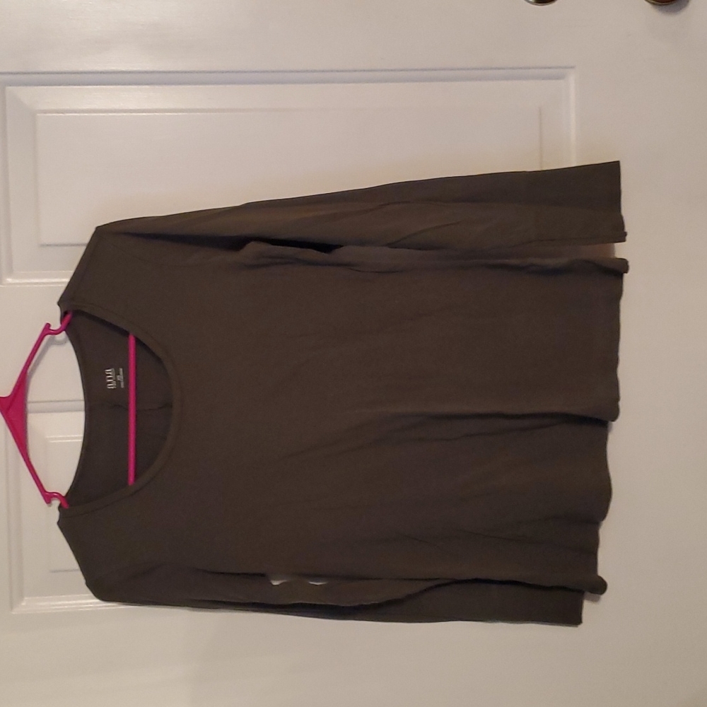 Ana Long Sleeve Olive Green T-Shirt. Size: XS
